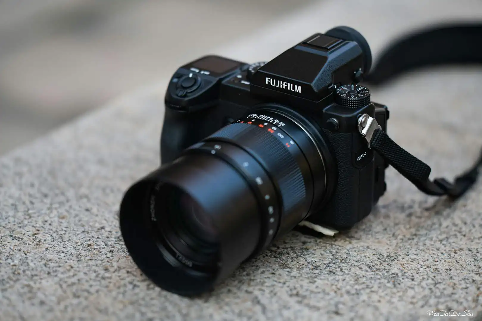 Линзы Mitakon Zhongyi Speedmaster 65 мм f/1 4 для беззеркальной камеры Fujifilm GFX 50S 50R среднего