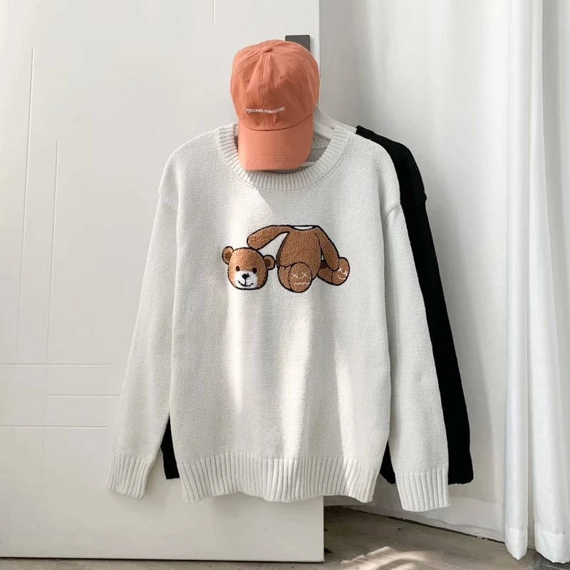 

2020 Winter Women Sweet Embroidery Christmas Luxury Broken Head Bear Sweater Pullovers women Jumper Clothers white and black