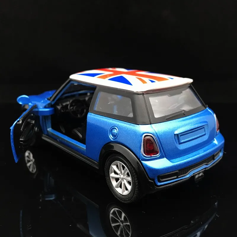 1:32 BMW MINI COOPER S литой под давлением сплав Модель автомобиля игрушки подарки со звуком и светом для детей