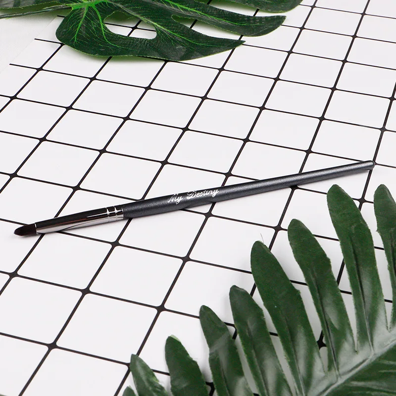 

High quality Eye brush eyebrow Eye shadow Eyeliner Brush Professional Fiber Hair Makeup Tool Color Brush 1 pcs