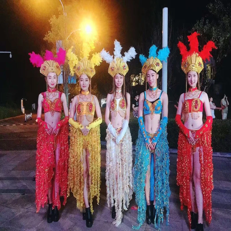 

Карнавальный открывающийся танцевальный костюм самбы для выступлений