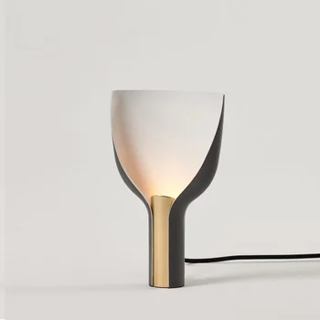 

Modern Originality Personality Arts Desk Lamp Northern Europe A Living Room Bedroom Bedside Study Hotel Decoration Desk Lamp