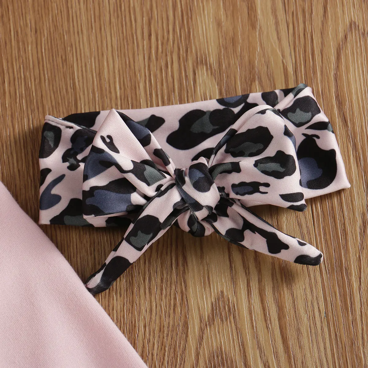 Футболка с леопардовым принтом для новорожденных девочек 0-24 месяцев, топ, штаны, повязка на голову, комплект одежды