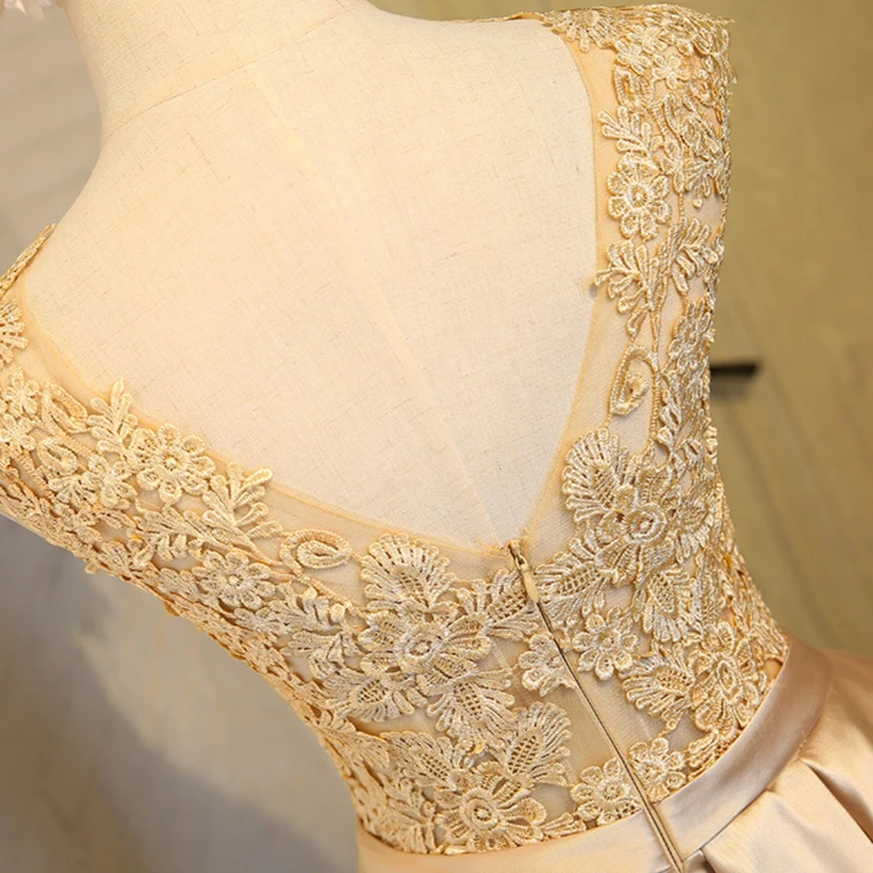 Champagne Knee Length Cocktail Dresses A-Line Lace Applique Satin Party Dresses Robe Cocktail O Neck Short Graduation Dress