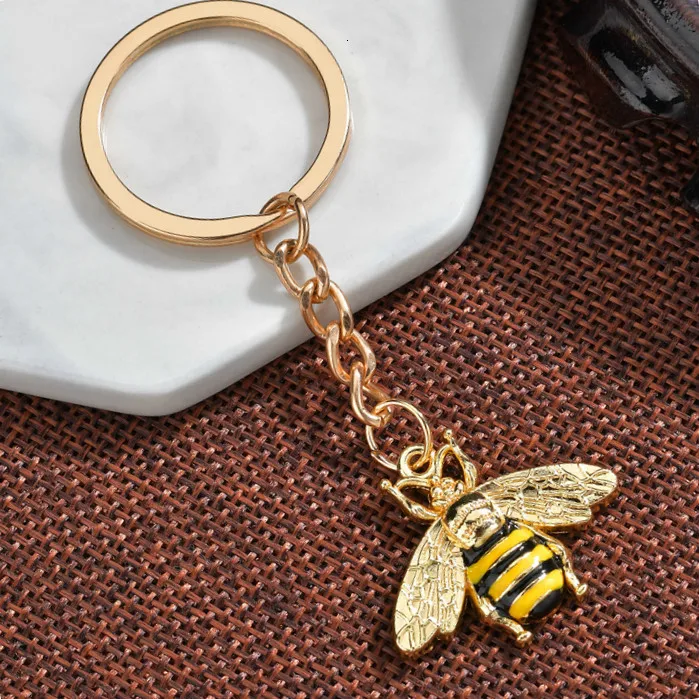 Классический брелок для ключей в виде пчелы женский насекомых с красным сердцем