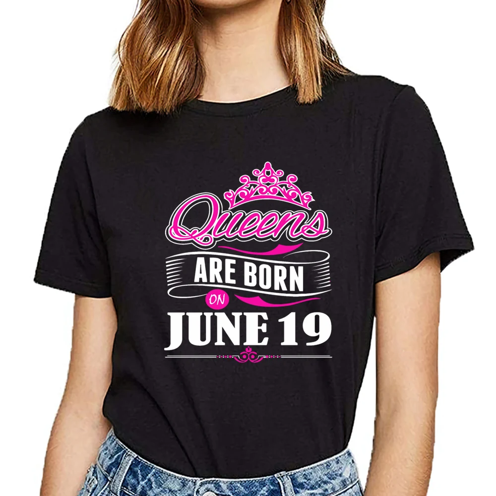 Топы футболка женская queens are born on 19 июня белая короткая с юмором|Футболки| |