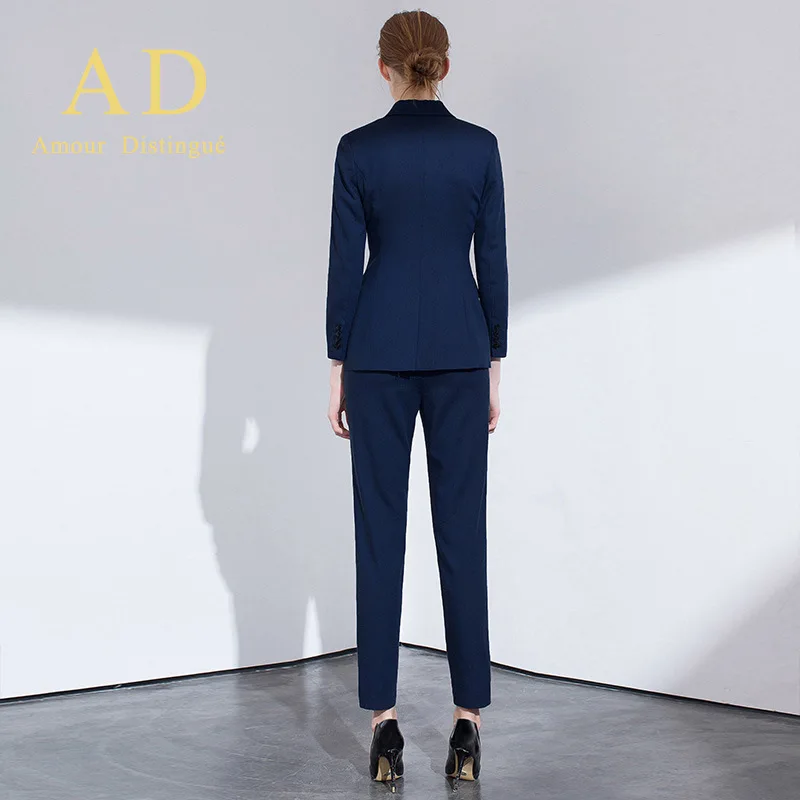 Рисунок 5 - Женский офисный костюм