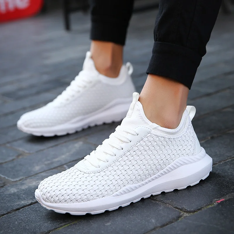 white gym shoes mens