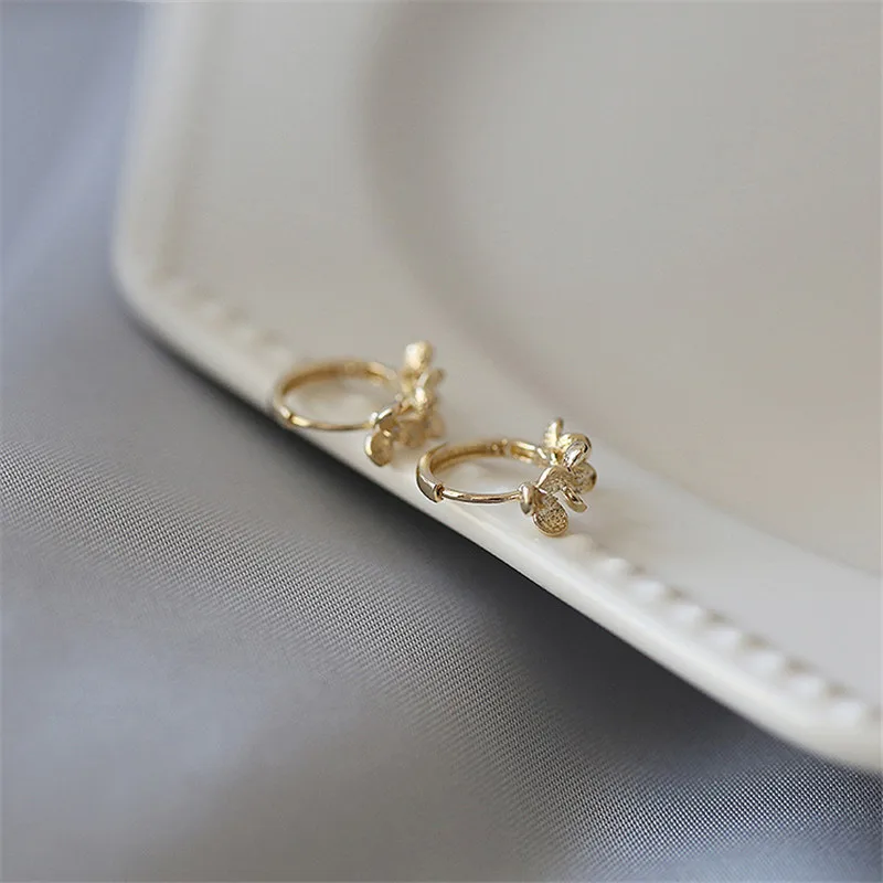 925 Sterling Silver French Small Flower Earrings Women Light Luxury Temperament Wedding Party Jewelry Girlfriend Gift