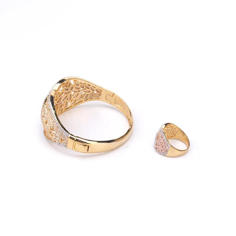 16398204350_817257084