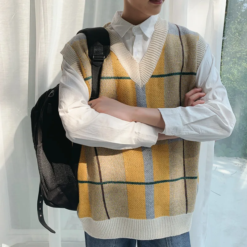 

Autumn New Sweater Vest Men Fashion Retro Casual V-neck Knitting Pullover Men Streetwear Loose Sweter Vestmale Clothes M-XL