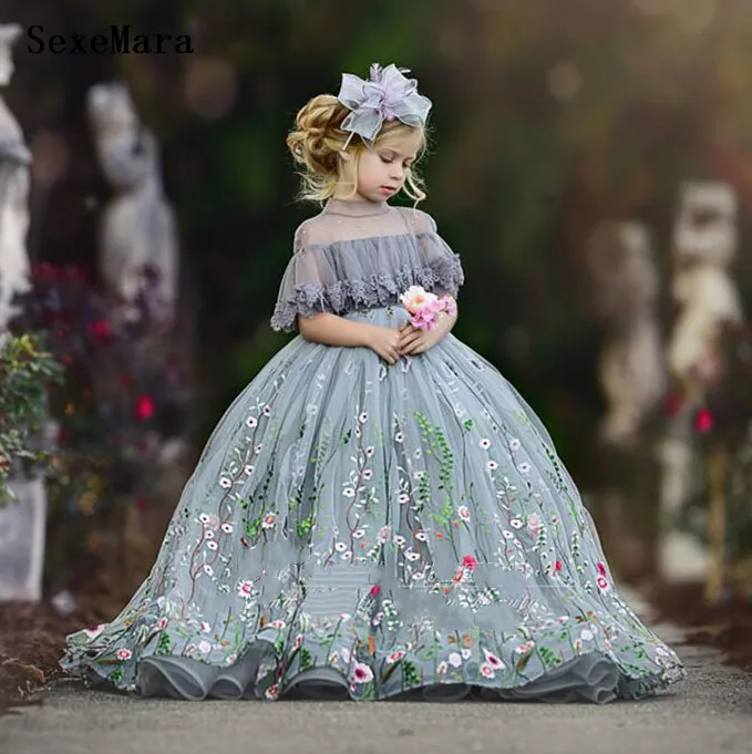 

Cute Tulle Ball Gown Flower Girl Dresses Lace Applique High Neck Rhinestones Kids Pageant Dress Girl's Birthday Dress