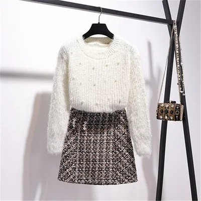Sweater and skirt Осень весна модный свитер комплект из двух предметов Женский мягкий вязаный пуловер с бусинами топы и трапециевидная клетчатая твидовая юбка наборы - Цвет: Sweater and skirt