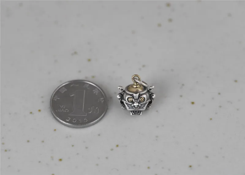 20754489588_1920852753