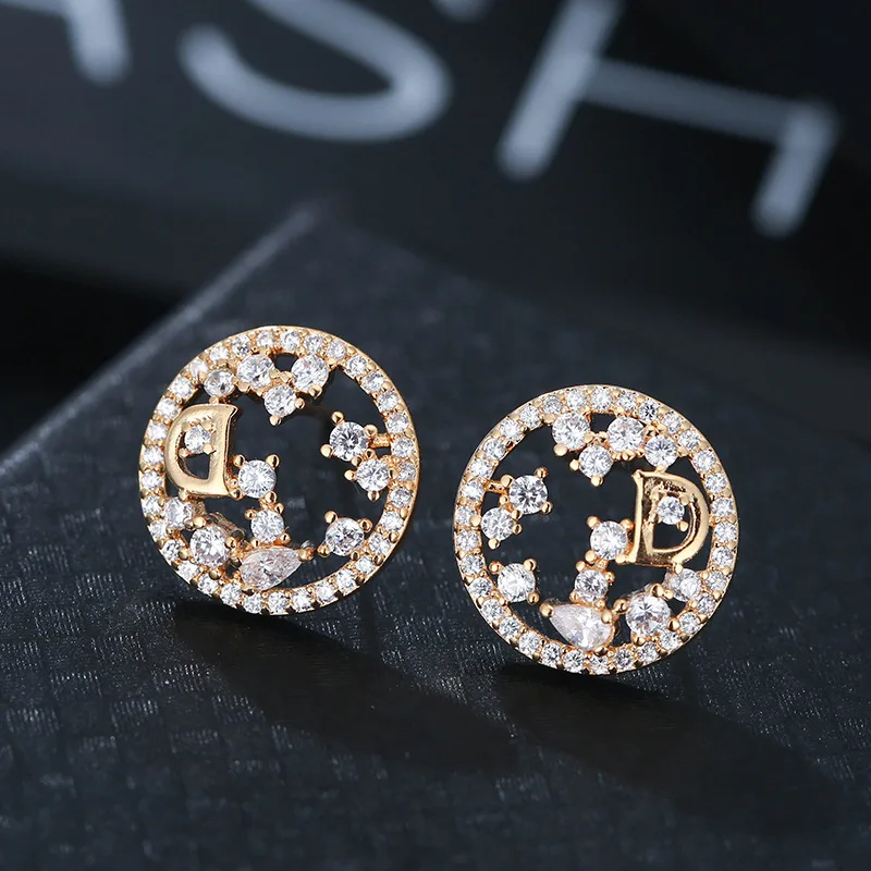 Креативные буквы серьги-гвоздики геометрические круглые D кубическая форма из латуни с цирконами Серьги женские брендовые модные ювелирные изделия Z132