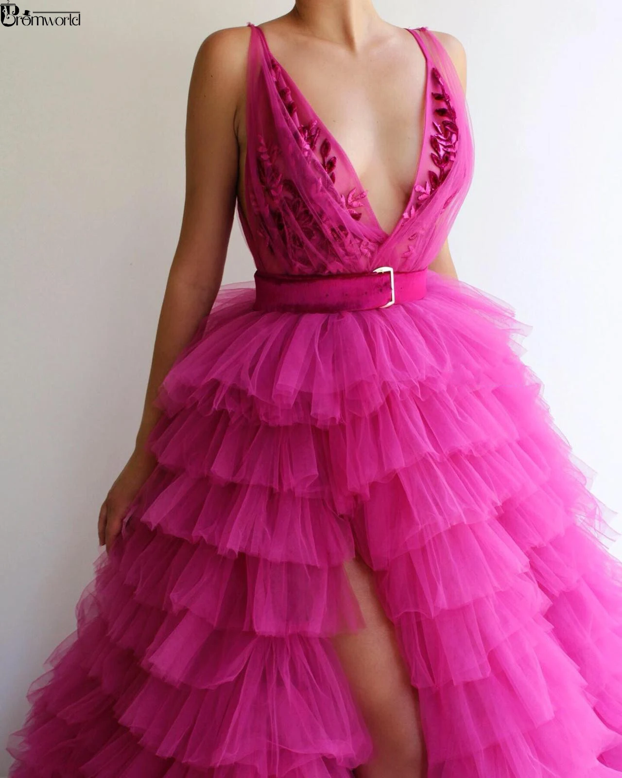 Сексуальные вечерние платья цвета фуксии с v-образным вырезом А-силуэт аппликации Дубай Арабский разрез сбоку многоуровневые тюлевые вечерние платья выпускные платья Длинные
