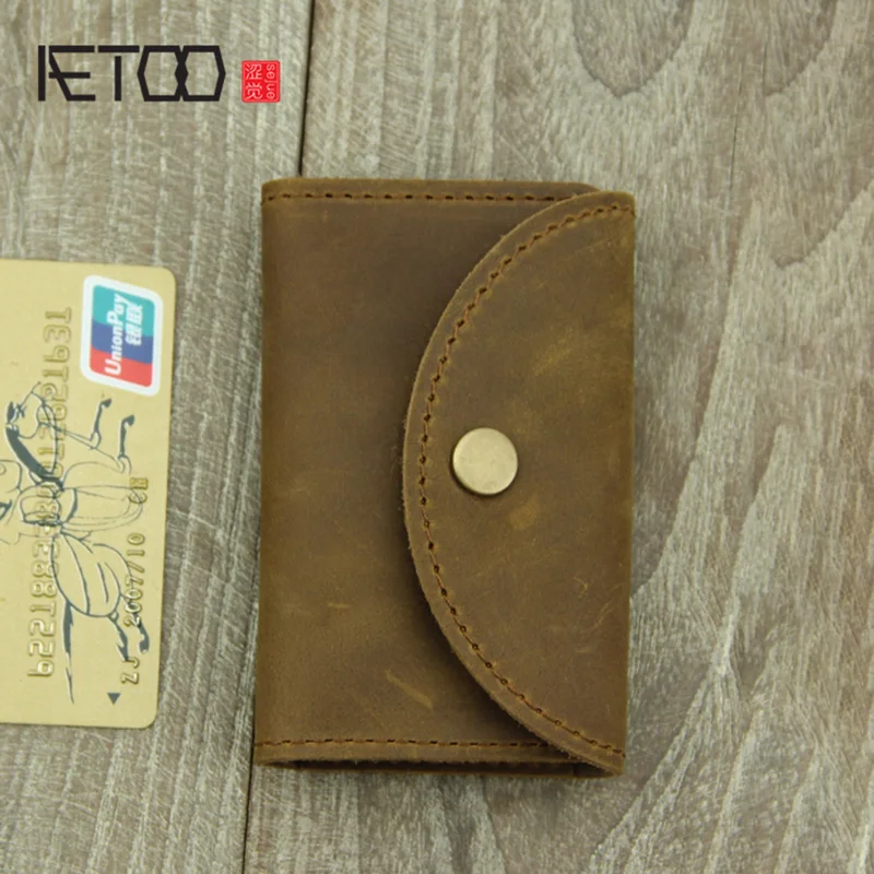 

AETOO Handmade mad horse skin key bag, large-capacity psoriasis multi-function key bag, can release money men's retro key bag