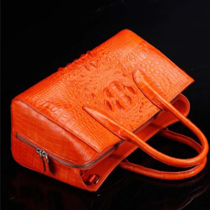 Рисунок 2 - Женская сумка из натуральной крокодиловой