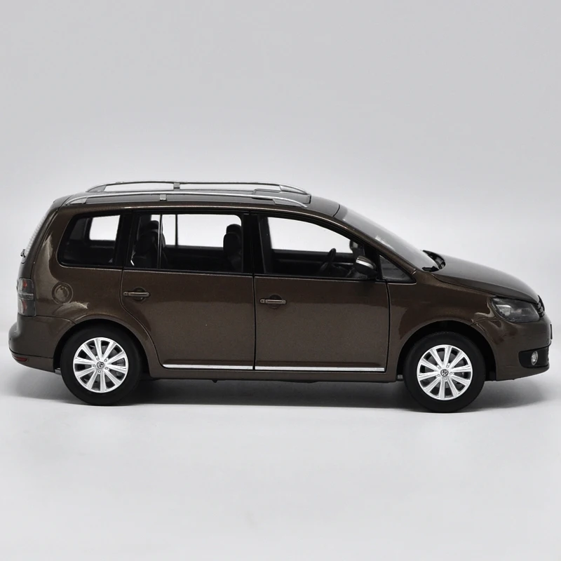 Авторизованный подлинный 1:18 игрушечный автомобиль из сплава VW NEW TOURAN коричневый/черный модель автомобиля на Рождество/подарок на день рождения, col