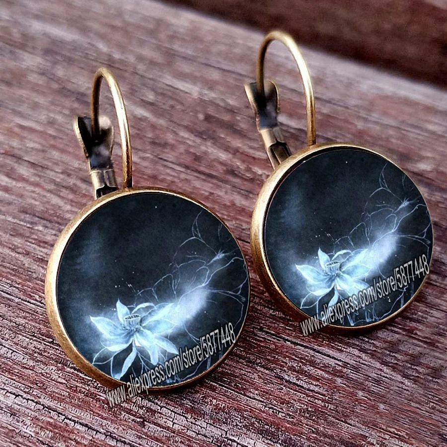 Retro Handmade Lotus Fower Women Pattern Glass Cabochon Stud Earring Blossom Flower Earring for Woman and Girl