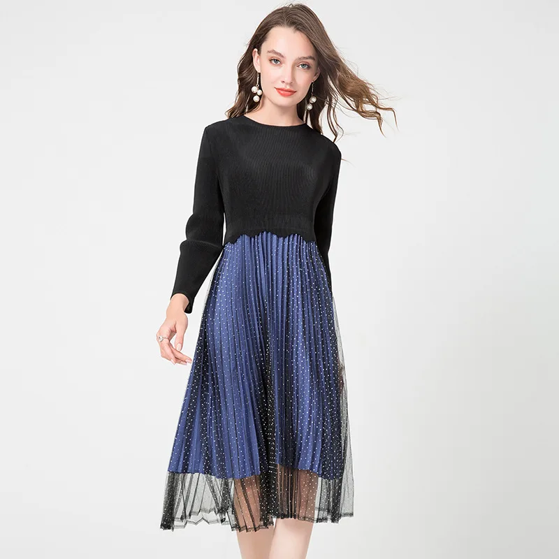 

Plus Size Dress 2019 Women's Autumn Fashion Patchwork Mesh Elastic Miyake Pleated Round Neck Wrist Length Sleeves Pleated Dress