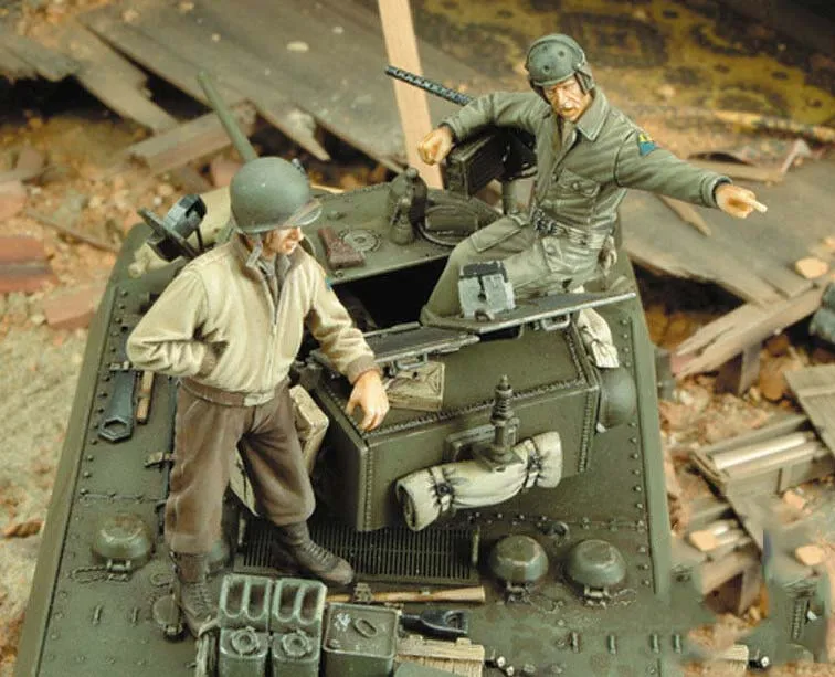 1/35 масштаб Неокрашенная смола фигура M3A3 Стюарт crew 2 фигурки GK | Игрушки и хобби