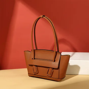 

2020 Autumn and Winter New Stylish Retro Laptop Female Bag Chic Shoulder Small Package