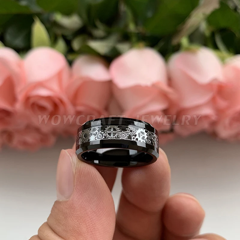 Tanie 8mm czarny obrączka pierścienie węglikowe wolframu dla mężczyzn kobiety z włókna węglowego Gears wkładka polerowane błyszczące skośne krawędzie Comfrot Fit