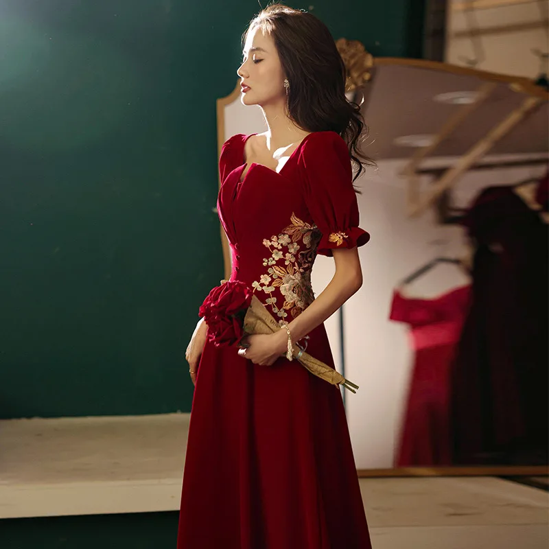 

Burgundy Short Sleeve Evening Dress Elegant Square Neck Prom Gowns Formal Party Applique Dress Bride Toast Clothing Dress