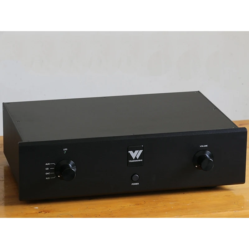

MBL6010D line fully balanced pre-stage C9, signal to noise ratio: 116dB