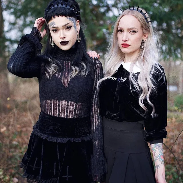 Black velvet skirt with trimmed laces