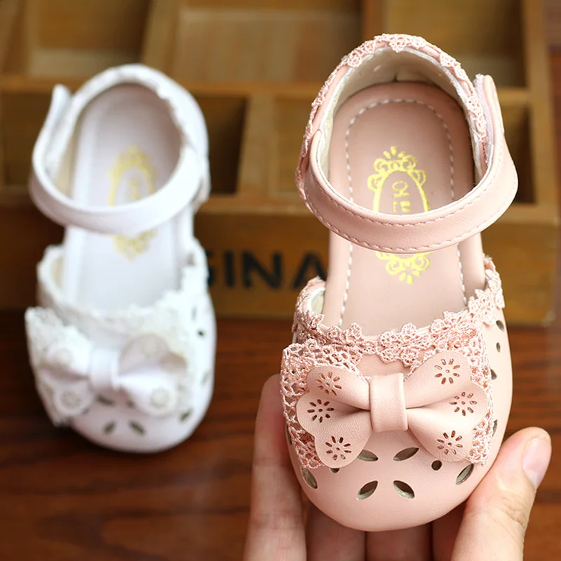 

Baby Sandals Girls Baby Summer 0-1-3 Years Non-slip Soft Bottom Girl Princess Shoes Toddler Shoes Bowtie Hollow Out Sandals