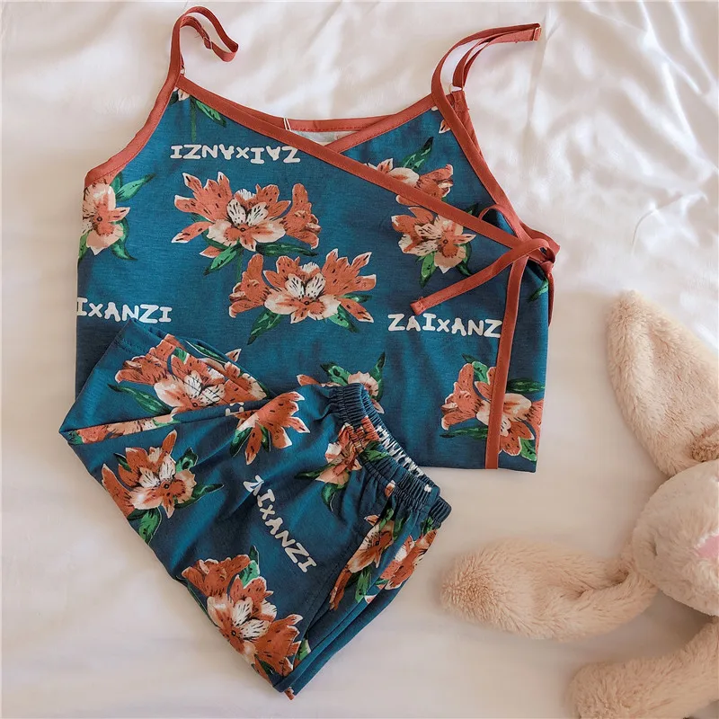 

Caiyier Flower Print Pajamas Set Cotton Sexy V-Neck Lingerie Ladies Sling Sleeveless Sleepwear Shorts Summer Casual Night Wear