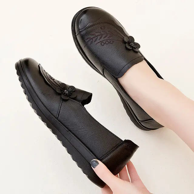 solid black non slip shoes