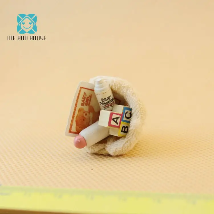 1: 12 Doll House Mini Accessories Bath with a Turnover Basket Play House