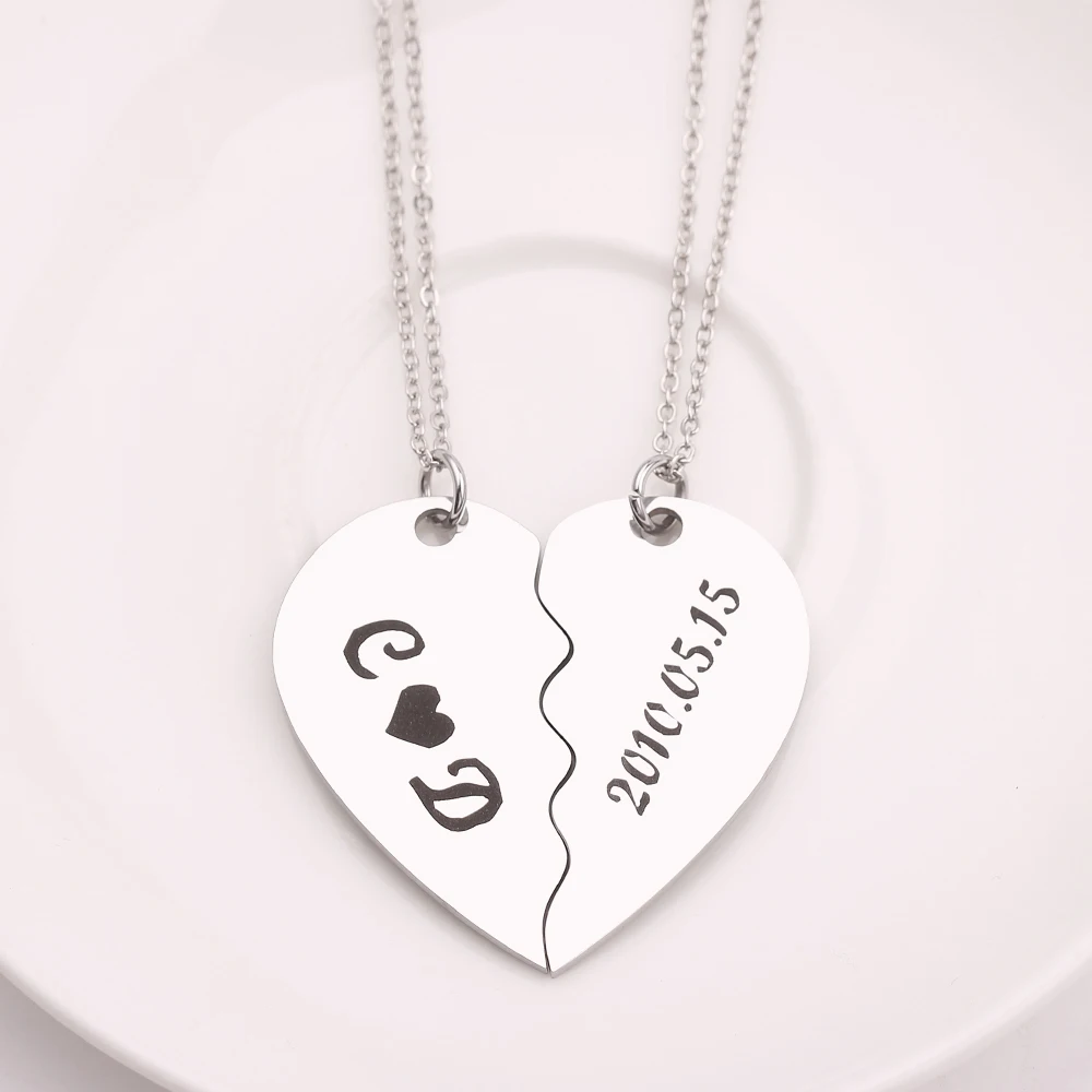 

Customize Mens Womens Couple Necklac Love Heart Stitching Pendant Puzzle Matching Two Halves Heart for Lovers Memorial Day Gift