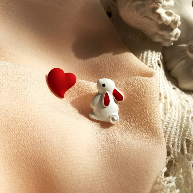 S925 Needle Fun Cute White Rabbit Sweet Asymmetrical Petite heart metal Earrings for women | Украшения и аксессуары