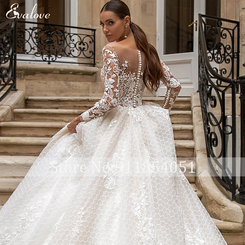 EVALOVE Gorgeous Appliques Lace Court Train A-Line Wedding Dress Luxurious Scoop Neck Beading Long Sleeve Princess Bridal Gown wedding gown