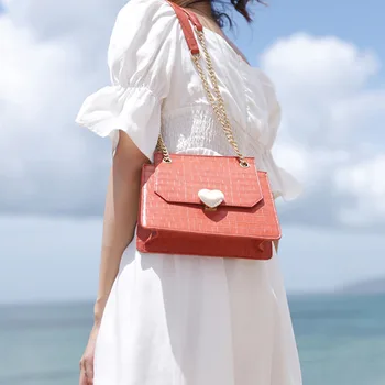 

Vintage PU Leather Crocodile Pattern Peach Heart Lock Small Square Bag 2020 New Chain Shoulder Bag Crossbody A187