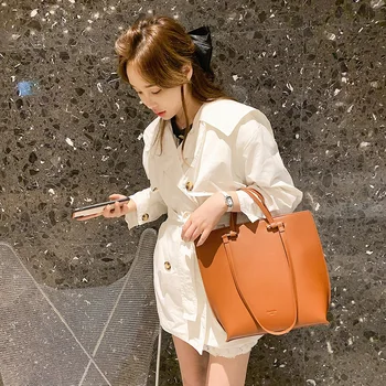 

2pcs Retro PU Leather Handbag Women Large Capacity Solid Female Travel Cosmetics Clutches Tote Shoulder Bag Composite Set