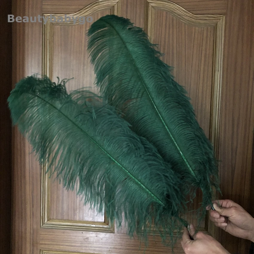 emerald green Самые популярные цвета изумрудно-зеленое окрашенное перо страуса AA качество 10 шт./лот 65-70 см длинные натуральные из страусовых перьев для свадьбы - Цвет: emerald green