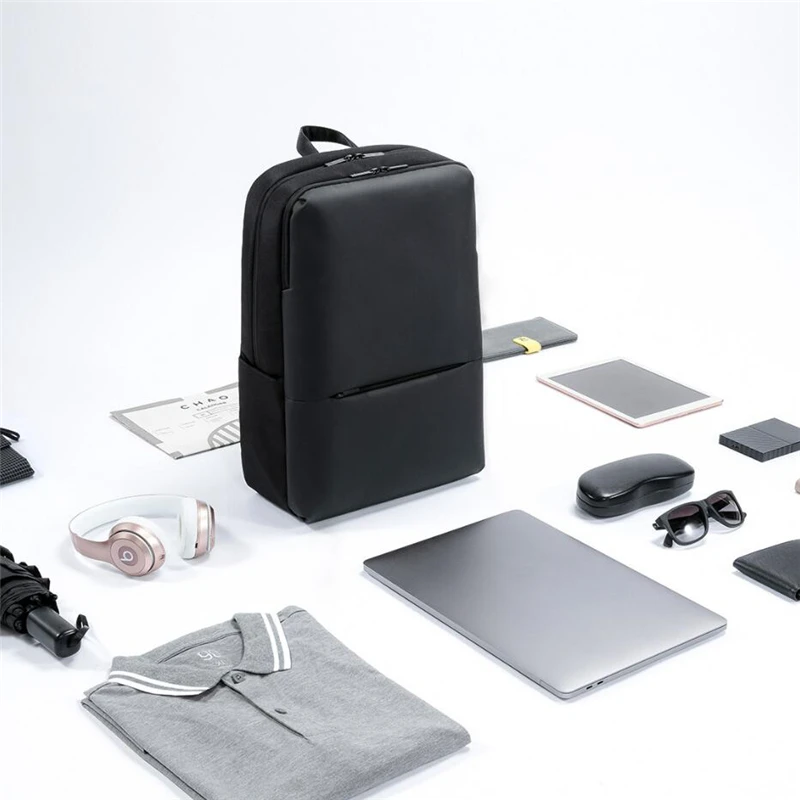It has a large capacity that can store your laptop, clothes, cards and various travel items. Travel bag, daily casual, sports style, streetwear, school backpack.