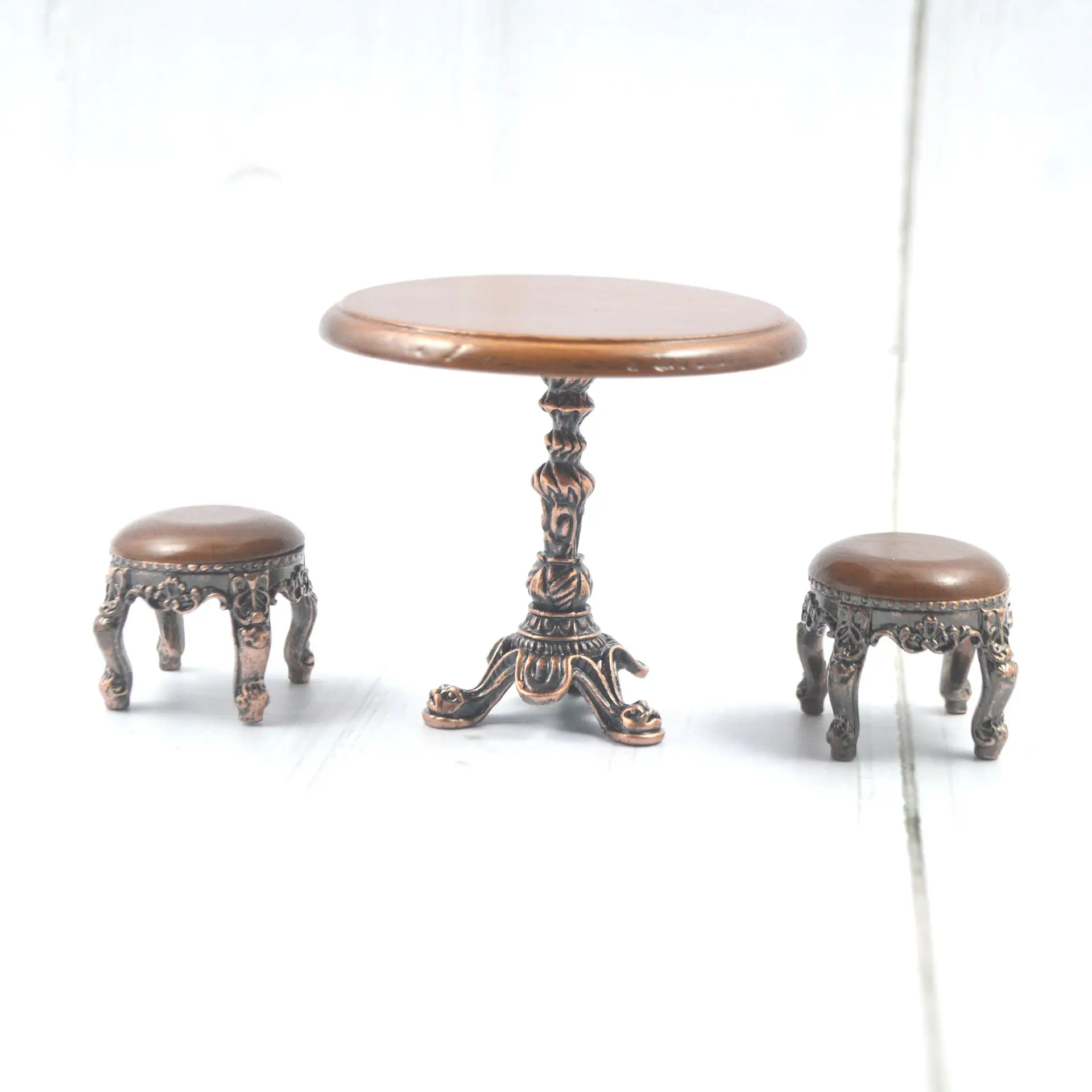 1; 12 Miniature Doll House CHILDREN'S Toy Furniture Model Round Table Retro Nostalgic European Style Mini Table Decoration