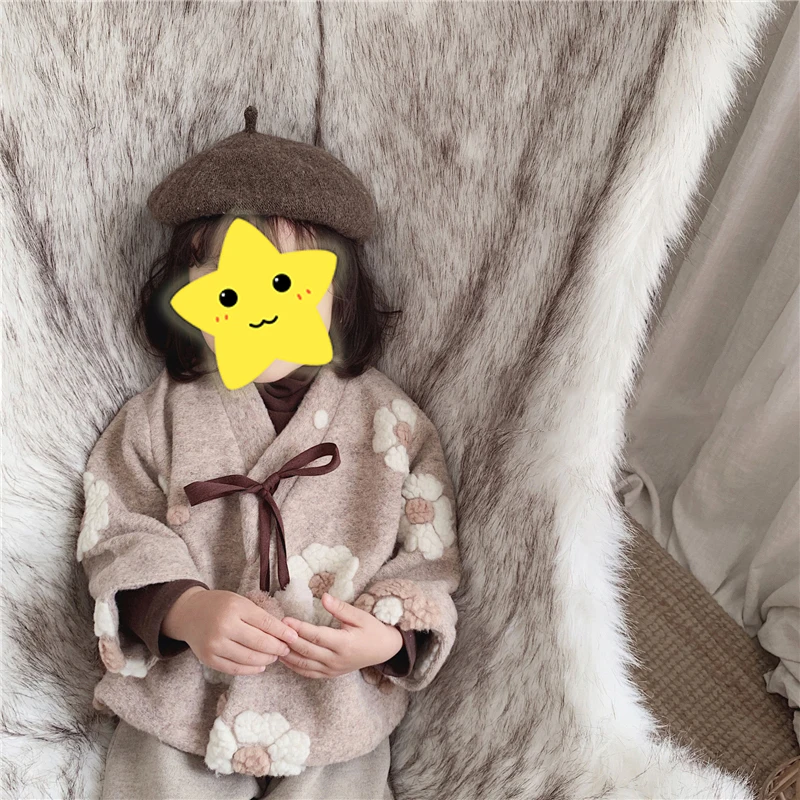 Зимняя одежда для девочек; Новинка; хлопковая Детская куртка с треугольным воротником; пальто для маленьких девочек; Верхняя одежда с кружевом; пальто; милое детское плотное теплое пальто с цветочным рисунком