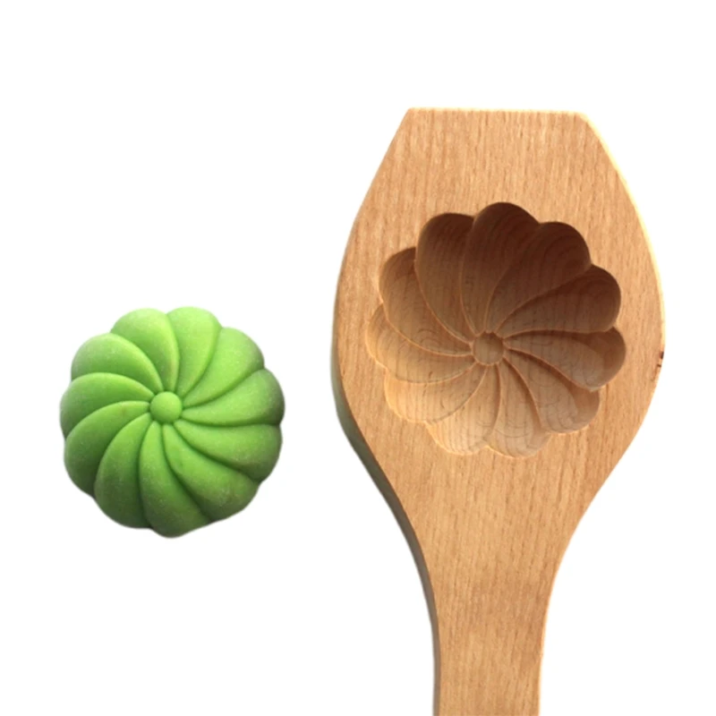 3D Flower Pattern Eco-Environmental Traditional Wooden Cookie Carved Round Wooden Mould Easy Clean Gift for Family Home