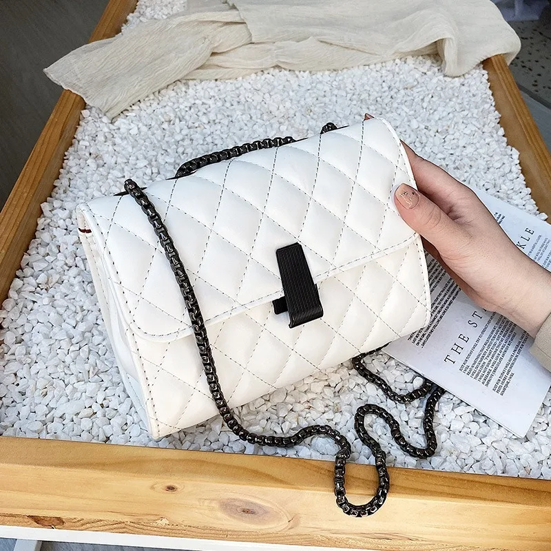 

Korean Version of The Diamond Chain Handbags 2020 New Ladies Metal Buckle One Shoulder Diagonal Bag All-match Small Square Bag