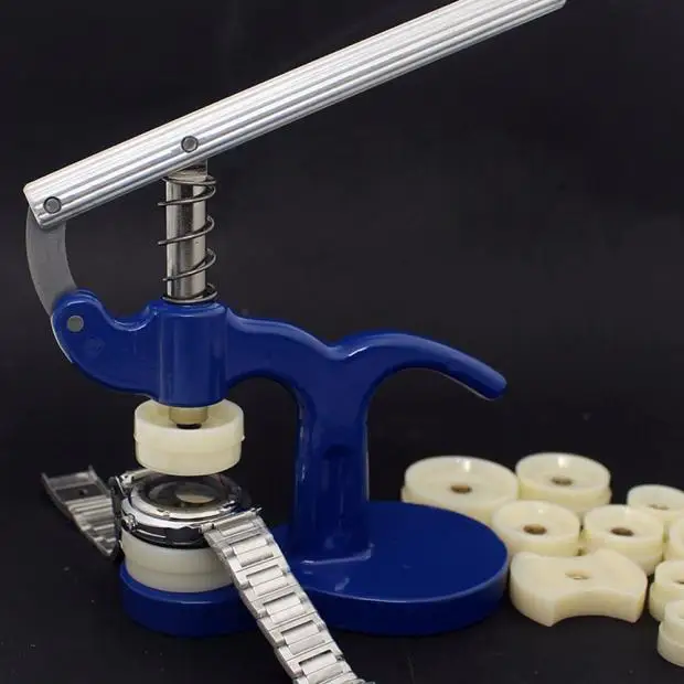 Venta Caja de reloj con 12 troqueles de cristal, prensa de tornillo, herramienta de reparación, gran oferta, 2020 neQKMp9EzNN