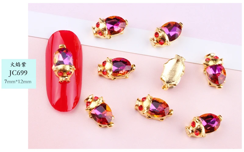 100 Pcs Gold Pig Design Nail Rhinestones Cute Pig Pattern Chinese Lucky Image Gold Base Diamond Gems Nail Charms Rhinestones JC6