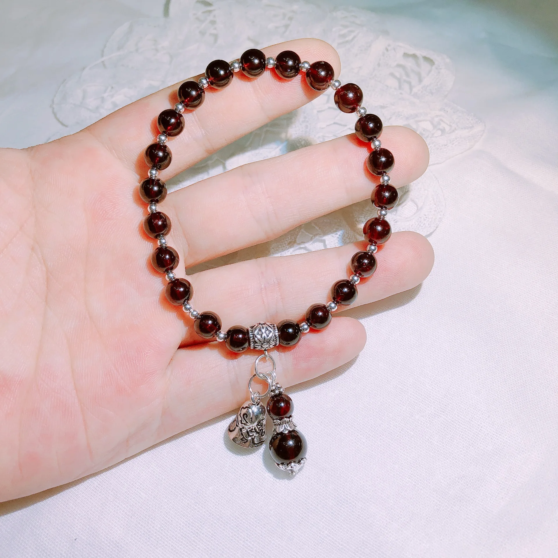 

Natural Garnet Women's Bracelets Gourd Palace Bell Single Loop Bracelets 925 Sterling Light Bead Accessories