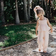 Одежда для маленьких девочек; комбинезон с оборками; боди; цельнокроеные наряды; Новинка года